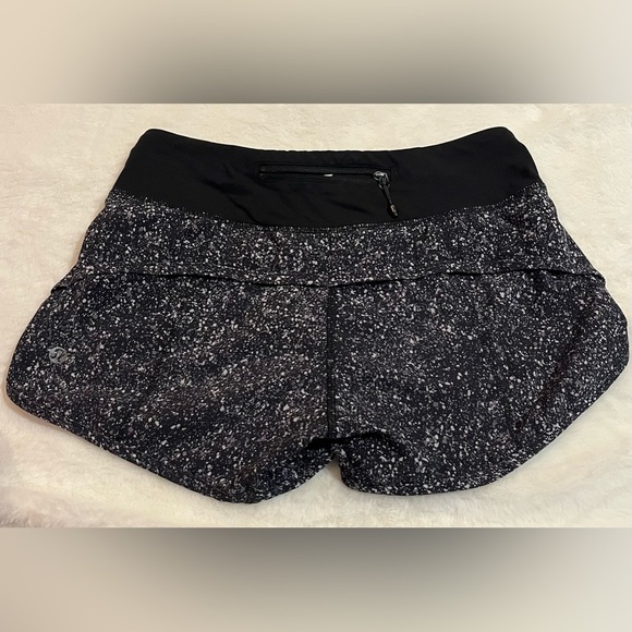 Lululemon Race Pace Short Mini Splatter White & Black size 2 athletic shorts - Picture 6 of 9